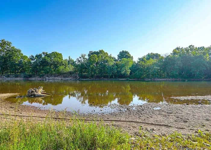 Ozarks Escape W/ River Views & Fire Pit