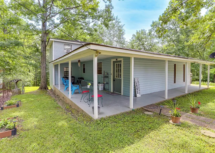 'The Lakehouse' Lovely Wappapello Country Home!
